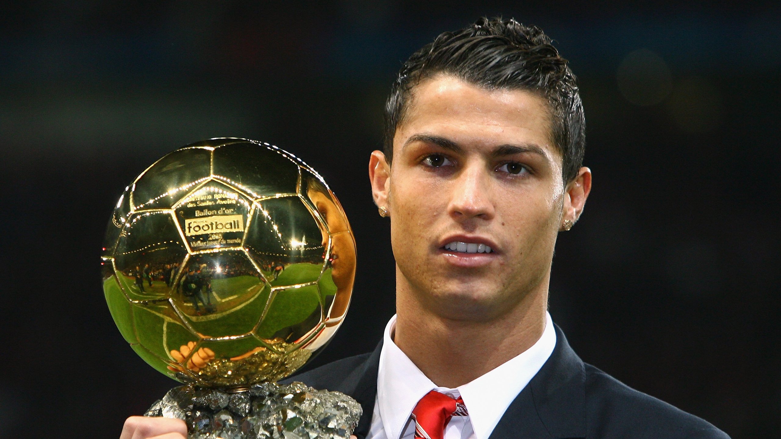 欧冠淘汰赛之夜，奥斯梅恩关键时刻站出来